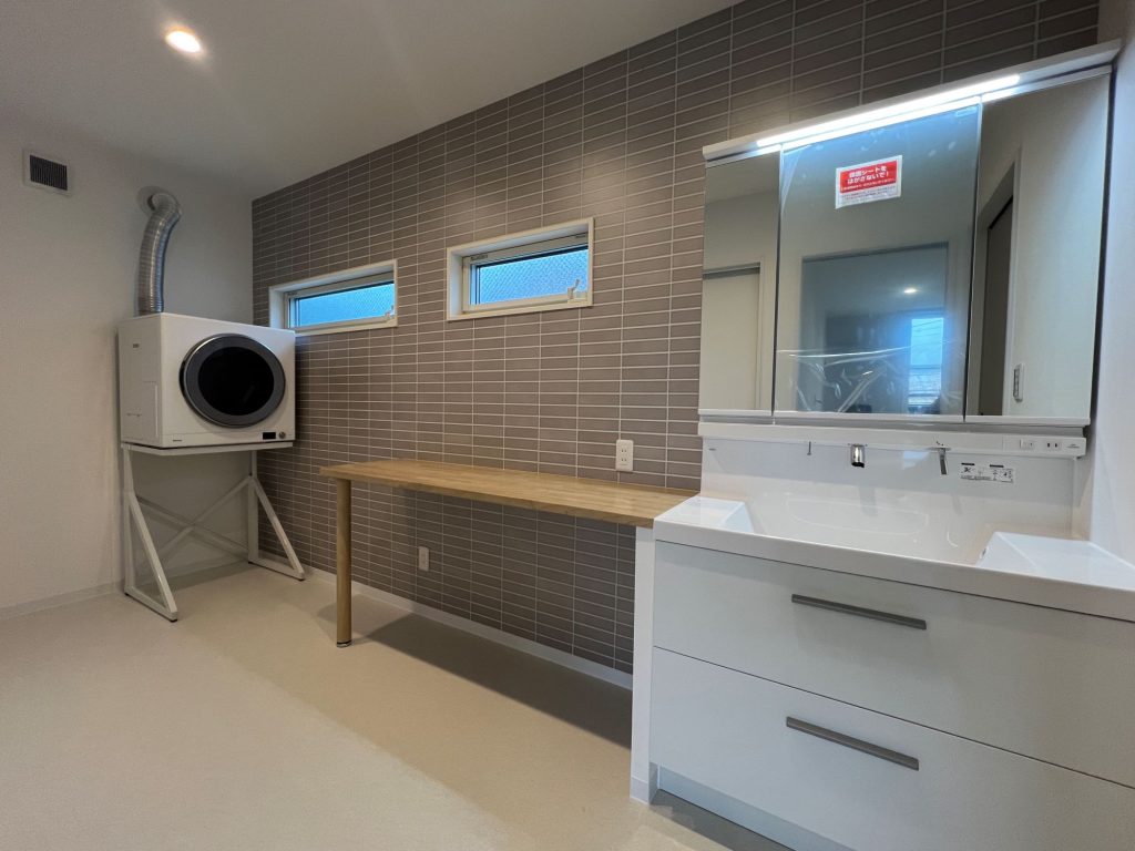 毎日が気持ちいい、無垢床と乾太くんの平屋
